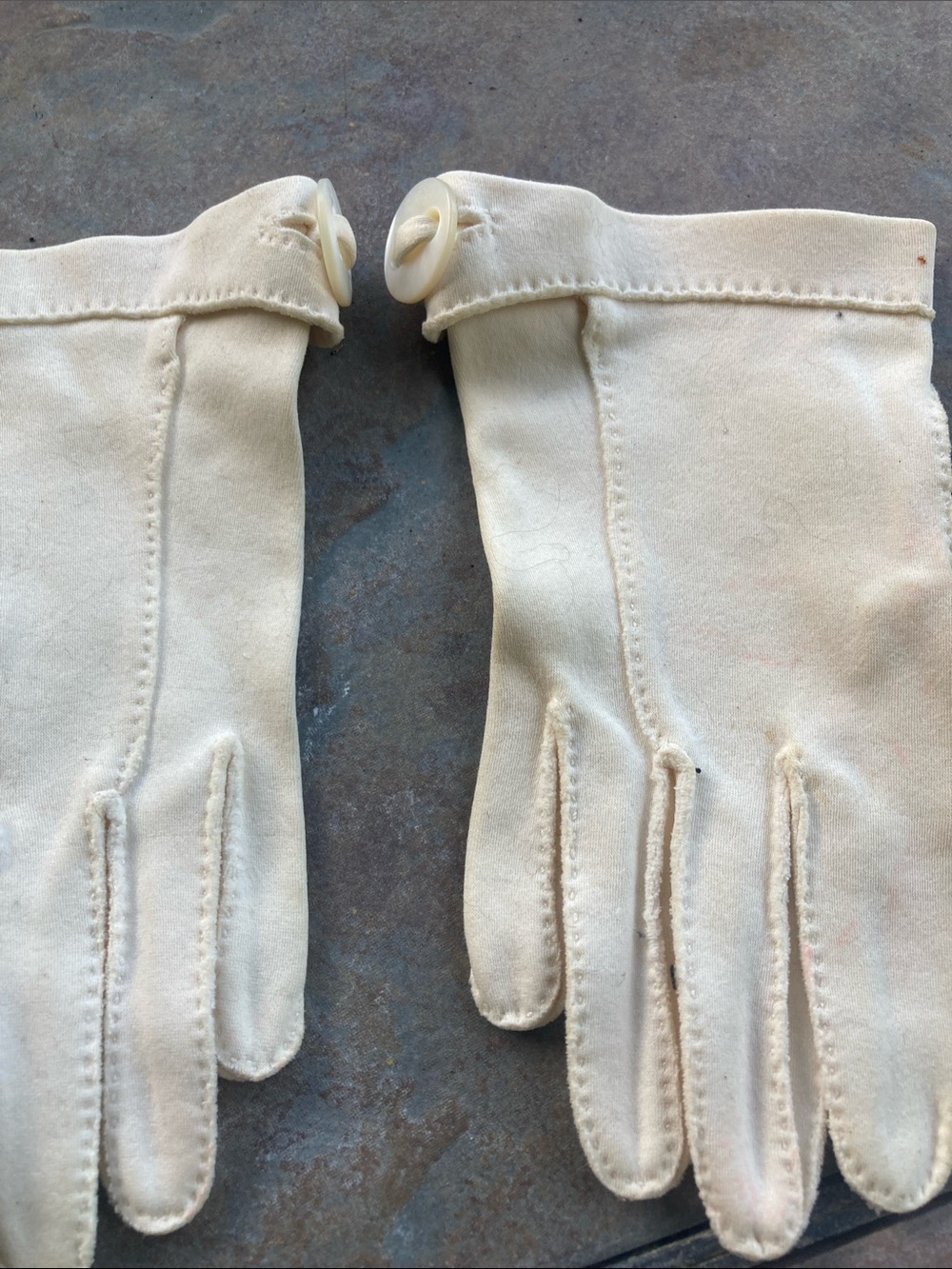 Vintage White/Cream Women's Short Dress Gloves - Set of 3 pair - Picture 3 of 8